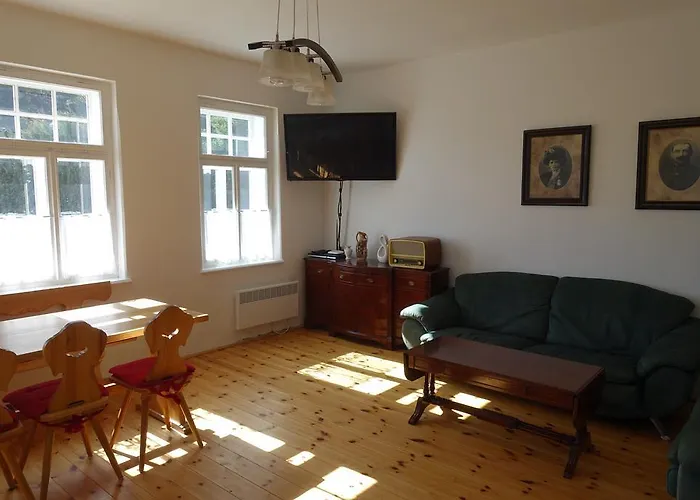 Ašika 约瑟夫杜尔